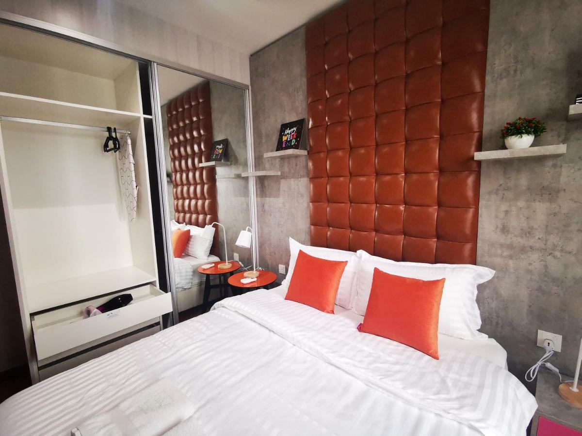 Studio Apartment With Balcony By Host Assist I-City Shah Alam Luaran gambar